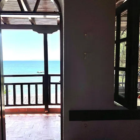 Apartment The House By The Sea